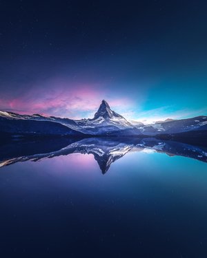 Mobile HD Wallpaper Stunning Matterhorn Reflection in Snowy Landscape