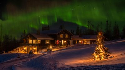 HD Wallpaper Phenomenon Polar Lights and Christmas Magic